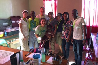 Suzan Konen with fellow nurses and staff