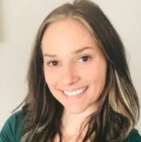 Carrie Davidson Headshot